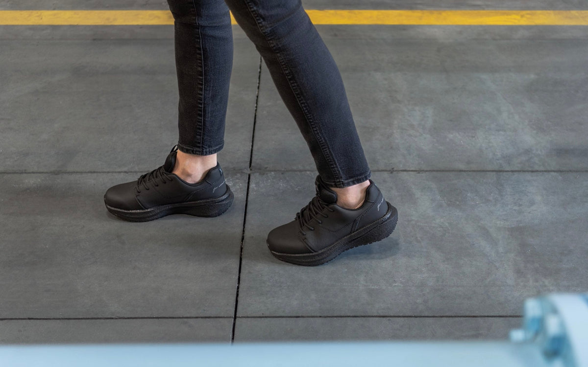 Xena Astra women’s work sneakers in Black Silver EH