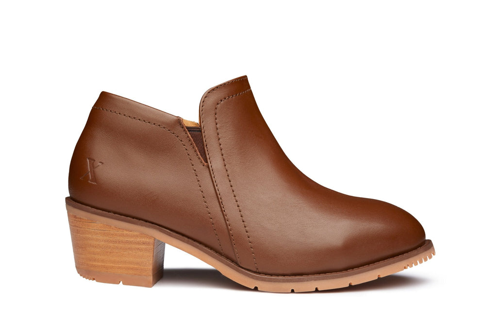 Xena Gravity women’s steel toe work booties in Amber