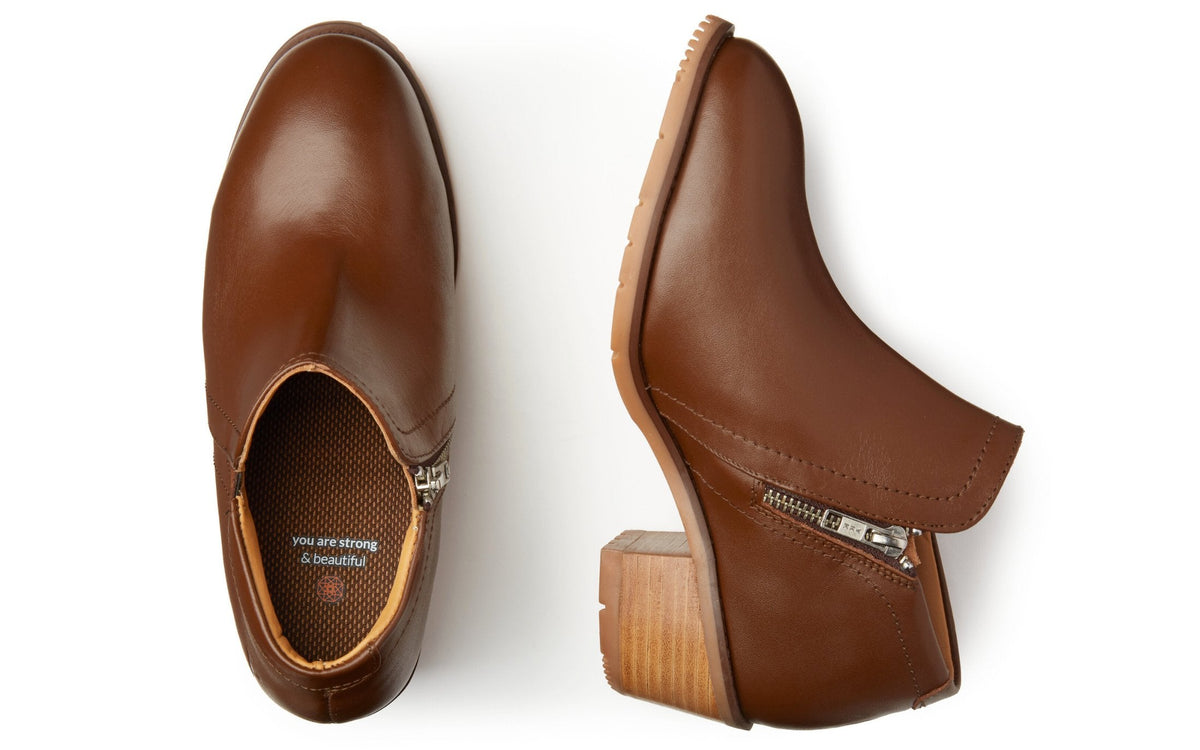 Xena Gravity women’s steel toe work booties in Amber