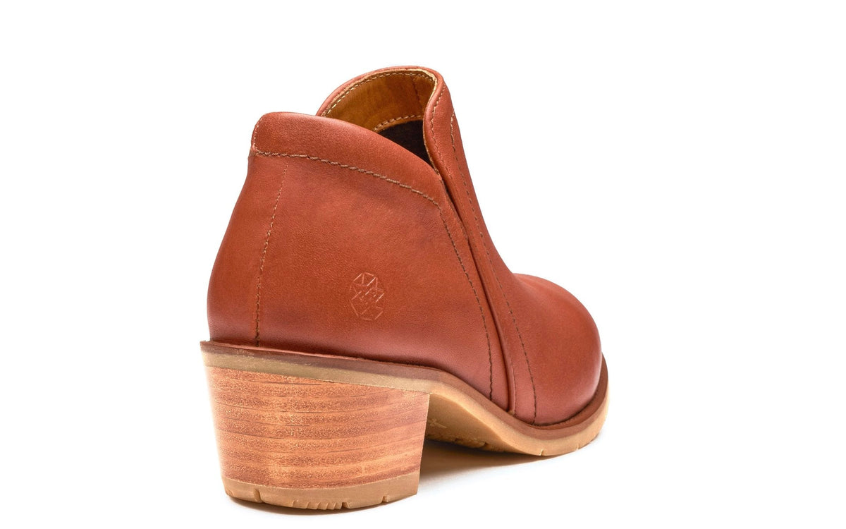 Xena Gravity women’s steel toe work booties in Cognac Brown
