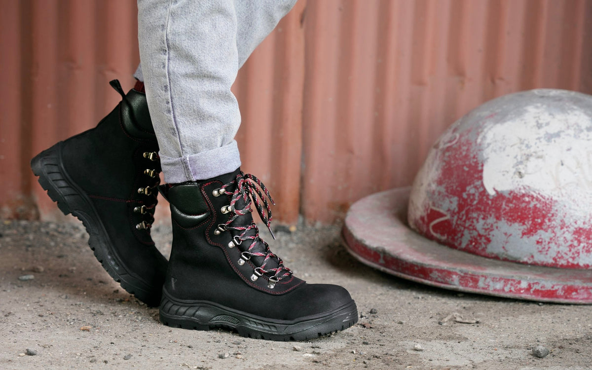 Xena Horizon women’s alloy toe work boots in Carbon Black