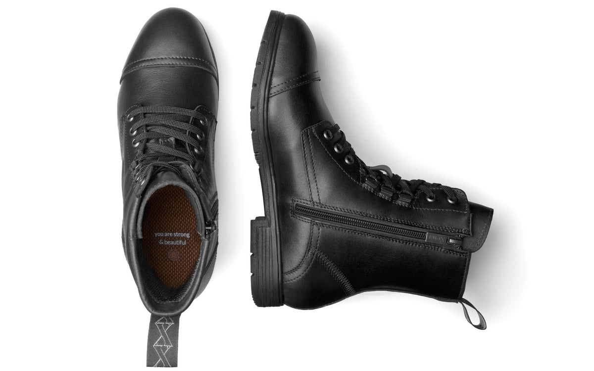 Xena Spice women’s steel toe lace-up work boots in Jet Black