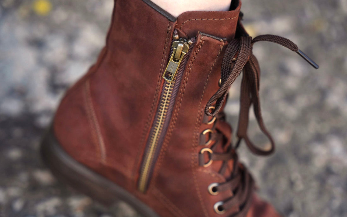 Xena Spice women’s steel toe lace-up work boots in Dark Lava